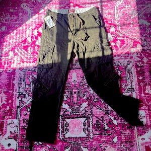 Viral amazon cargo pants, adjustable in the waist, never worn!!